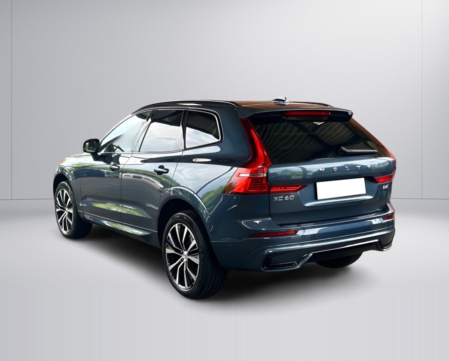Volvo XC 60 B4 D AWD Ultimate Dark (4)