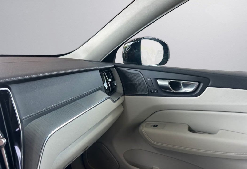 Volvo XC 60 B4 D AWD Ultimate Dark - foto 11