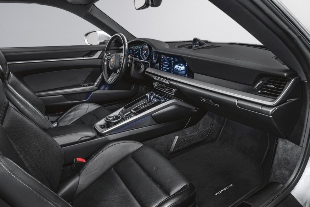 Porsche 911 Carrera 4 - foto 9