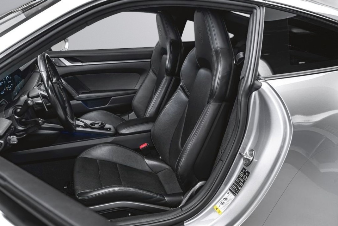Porsche 911 Carrera 4 - foto 8