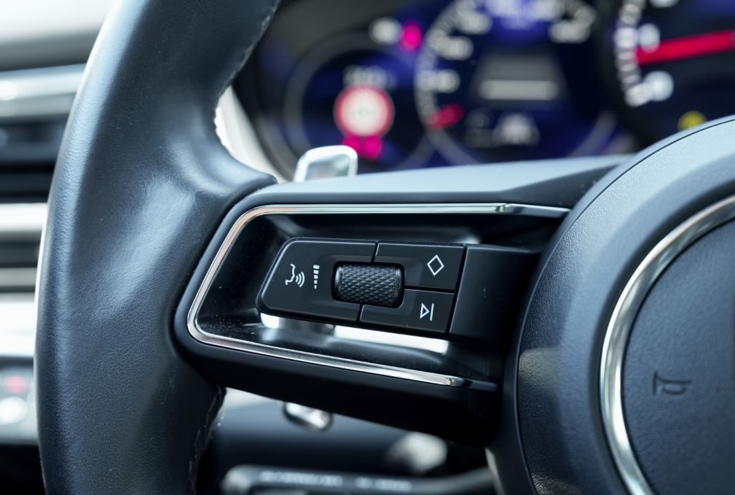 Porsche Panamera 4 Platinum Edition - foto 16