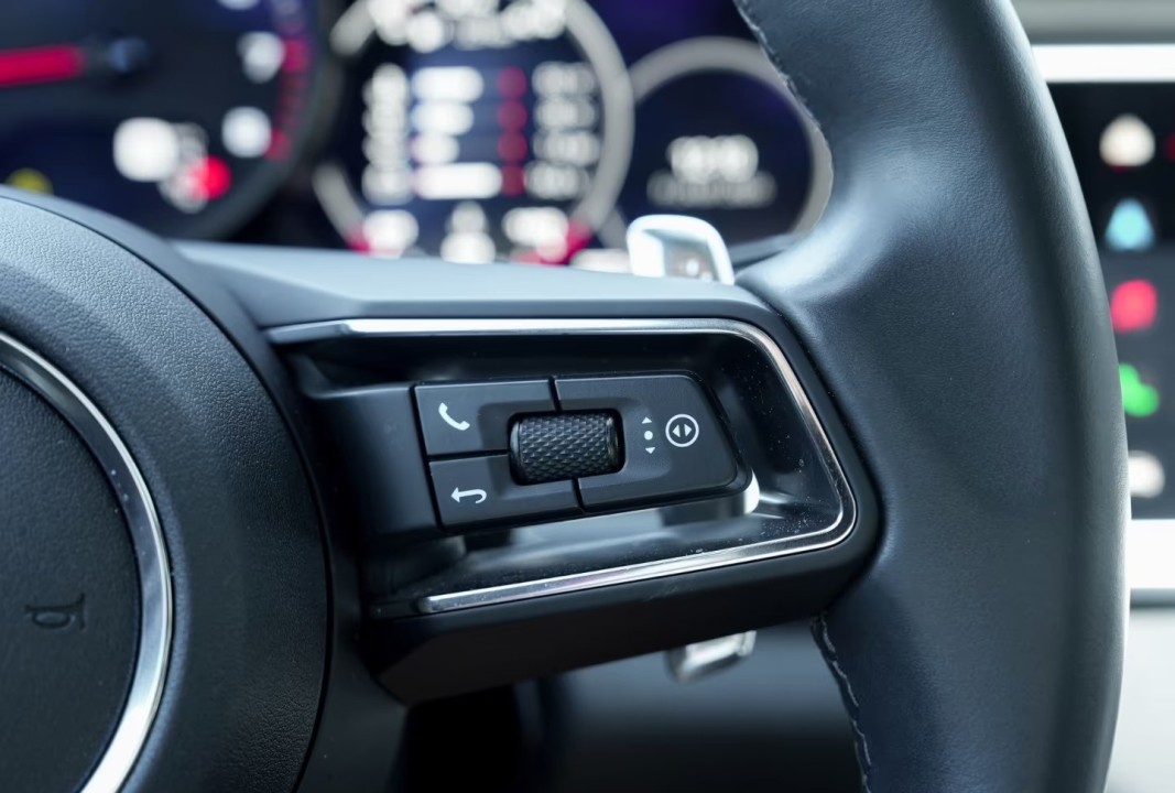 Porsche Panamera 4 Platinum Edition - foto 18
