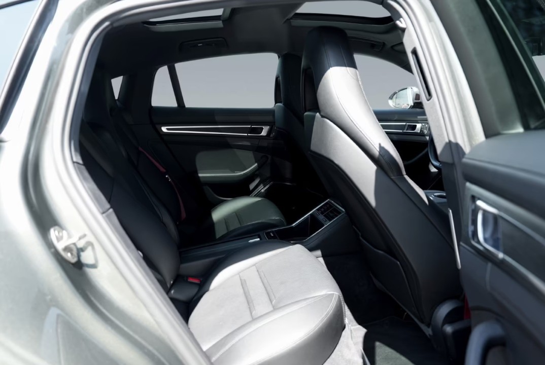 Porsche Panamera 4 Platinum Edition - foto 11