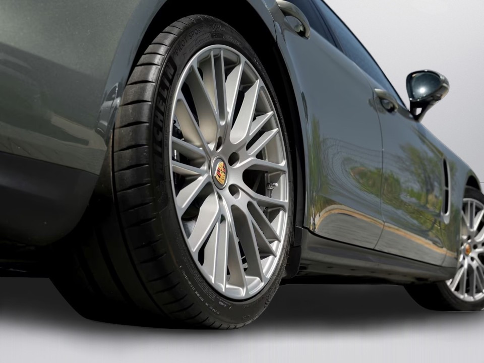 Porsche Panamera 4 Platinum Edition - foto 31
