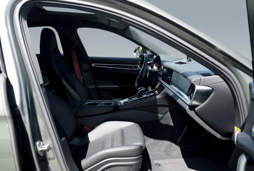 Porsche Panamera 4 Platinum Edition - foto 12