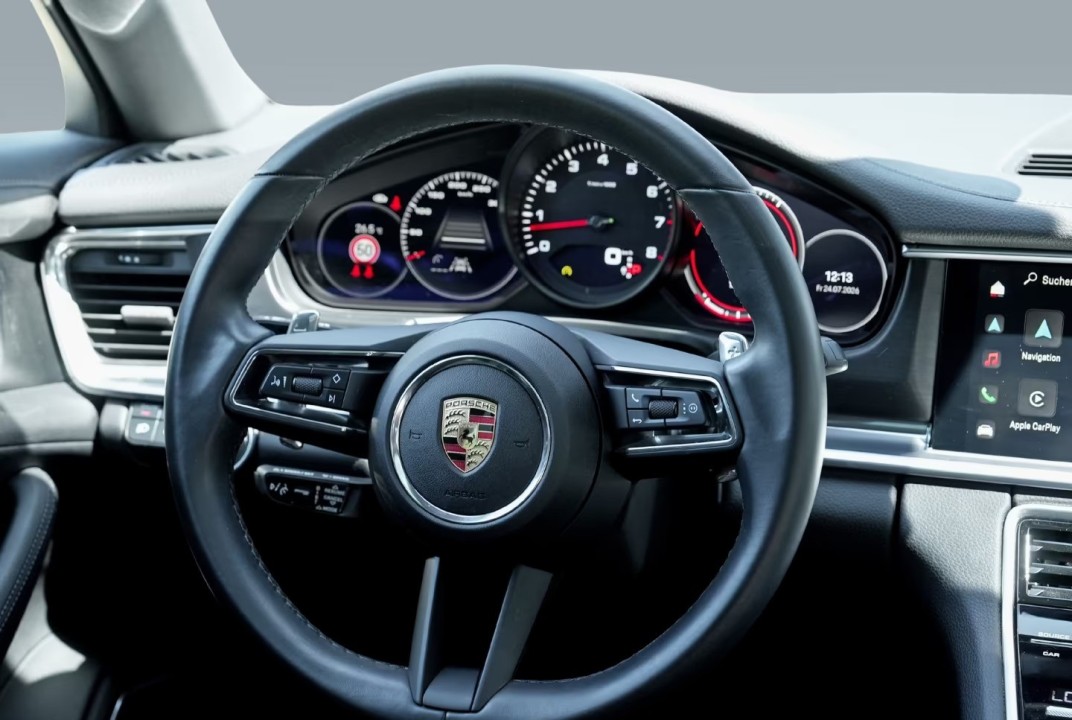 Porsche Panamera 4 Platinum Edition - foto 14