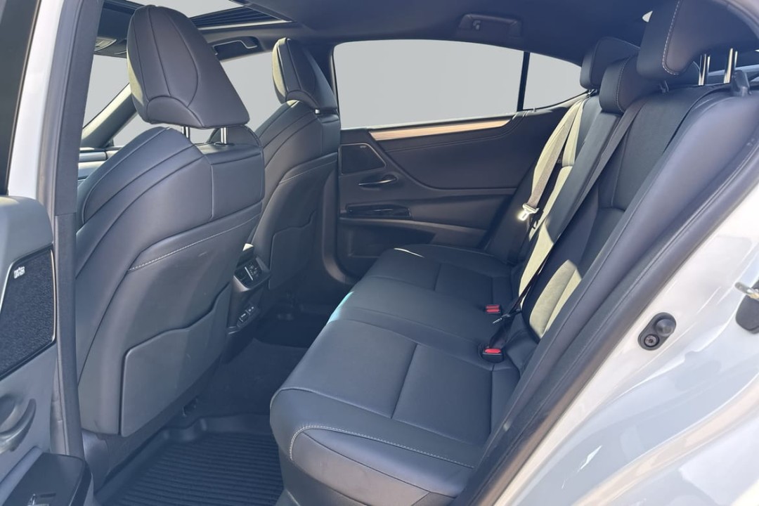 Lexus Seria ES 300h F-Sport - foto 10