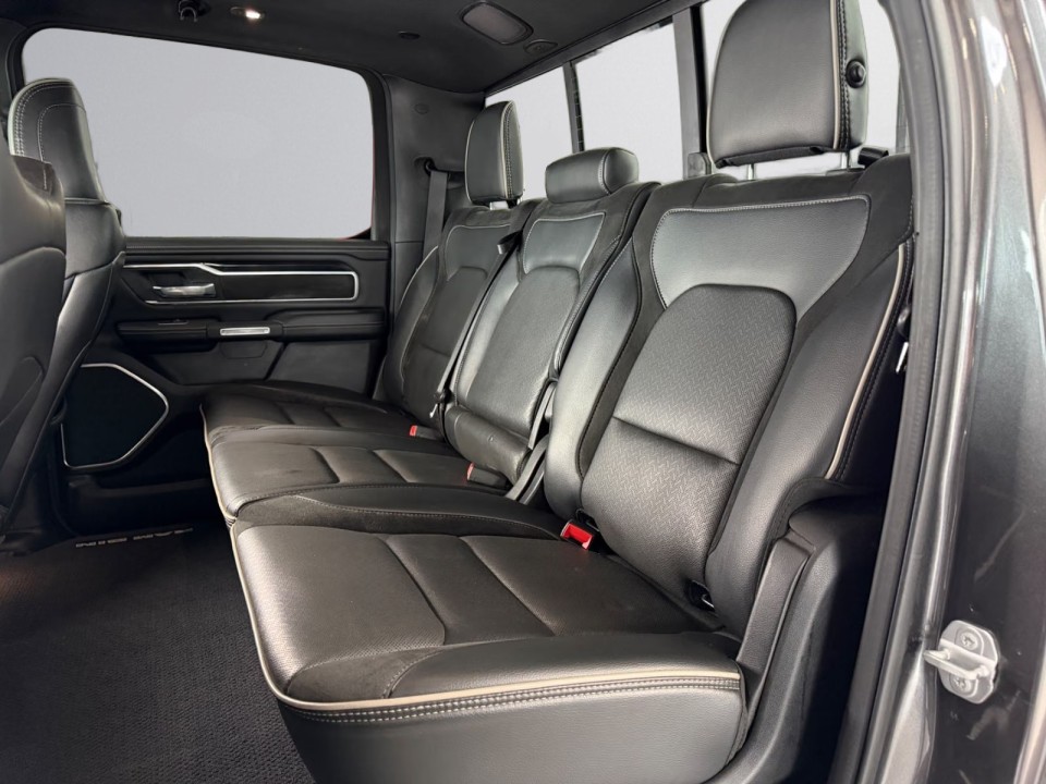 Dodge RAM 1500 Laramie - foto 15