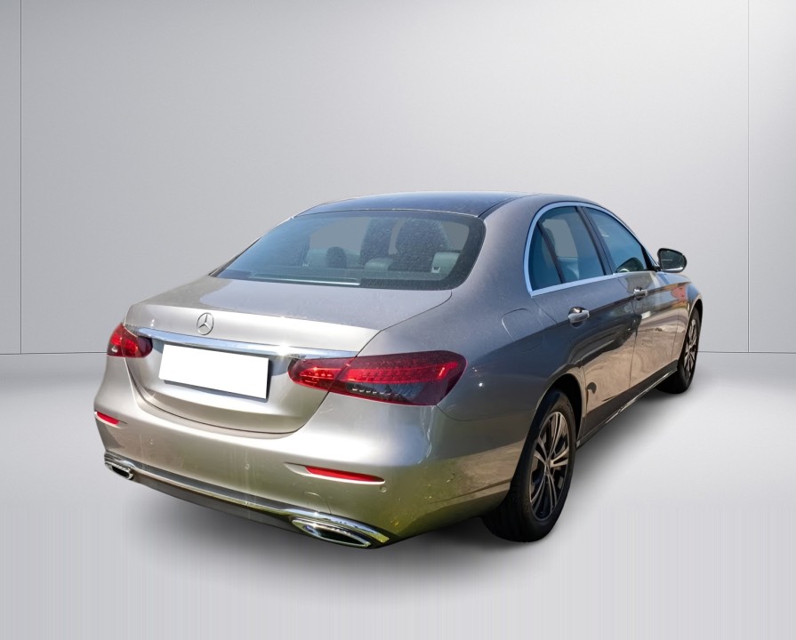 Mercedes-Benz E 200 4MATIC Avantgarde (4)