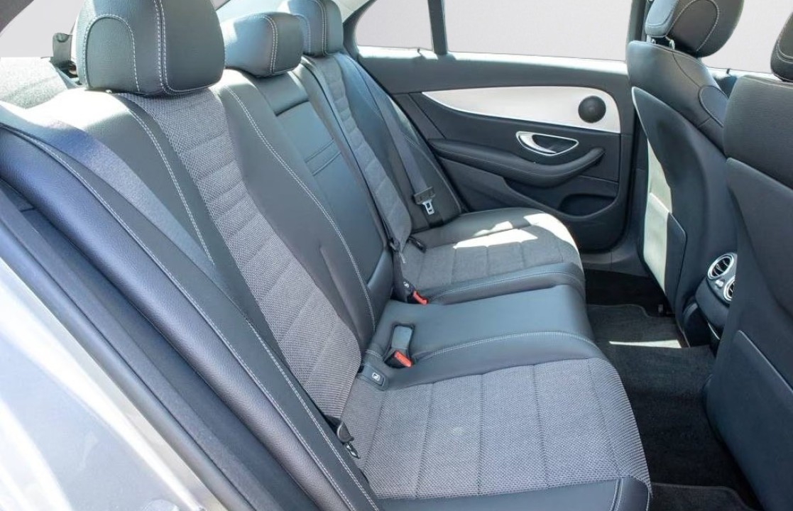 Mercedes-Benz E 200 4MATIC Avantgarde - foto 6
