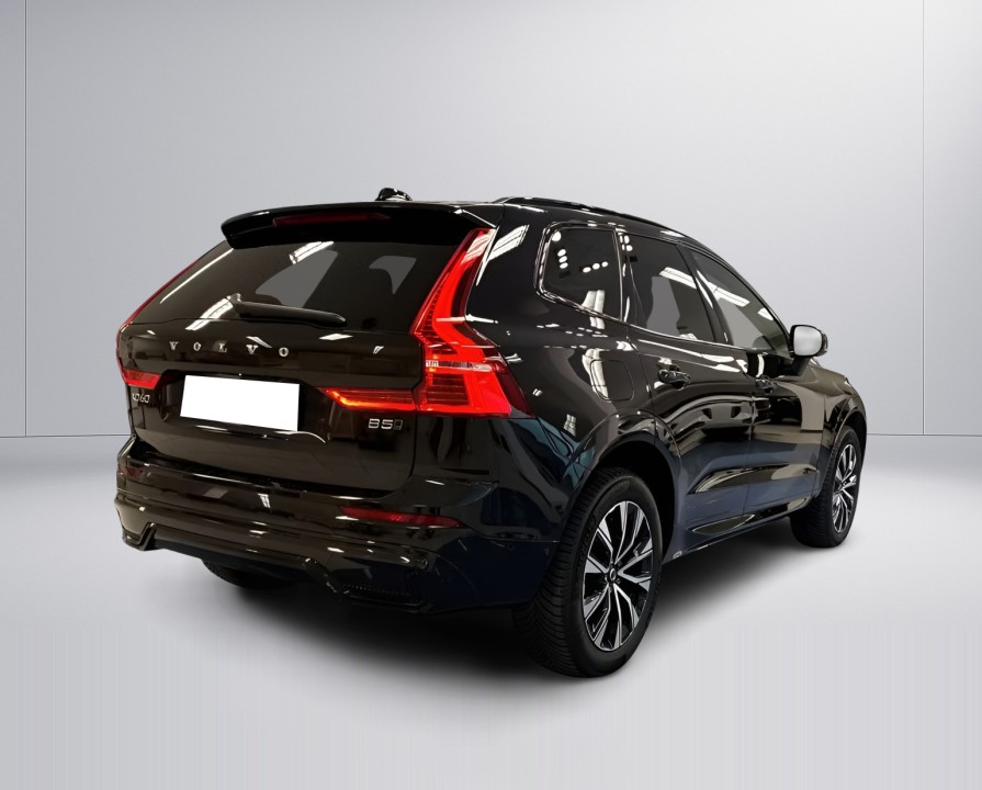 Volvo XC 60 B5 AWD Plus Dark (3)