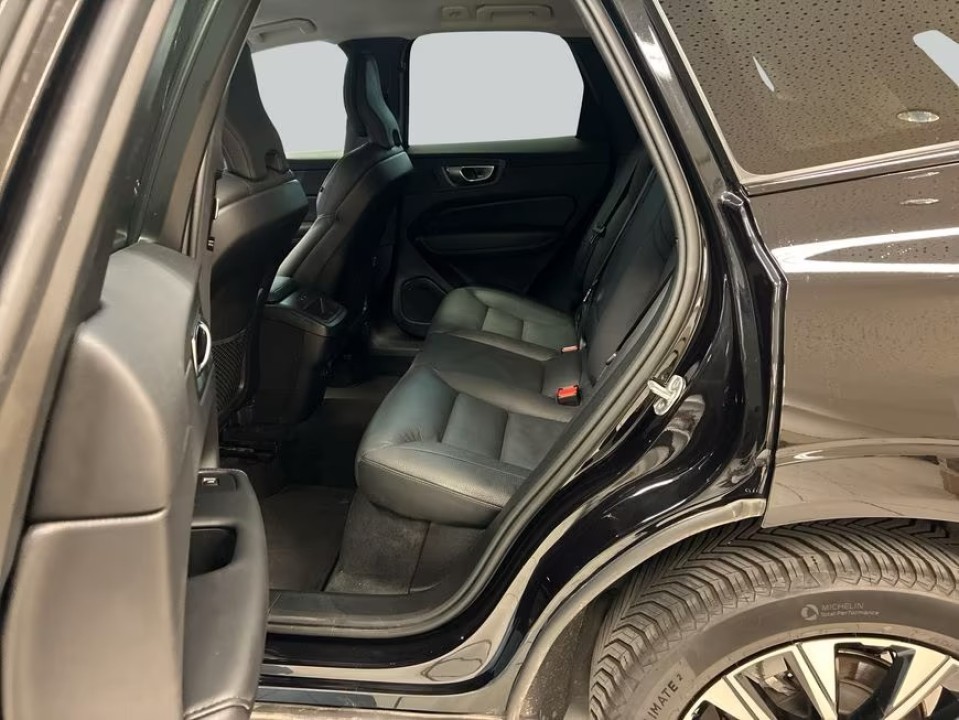 Volvo XC 60 B5 AWD Plus Dark - foto 9
