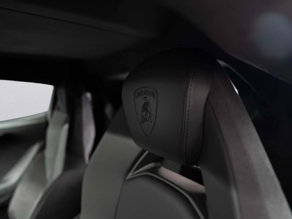 Lamborghini Revuelto - foto 7