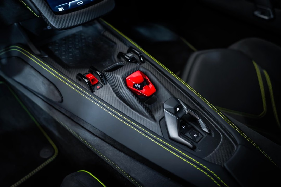 Lamborghini Revuelto - foto 12