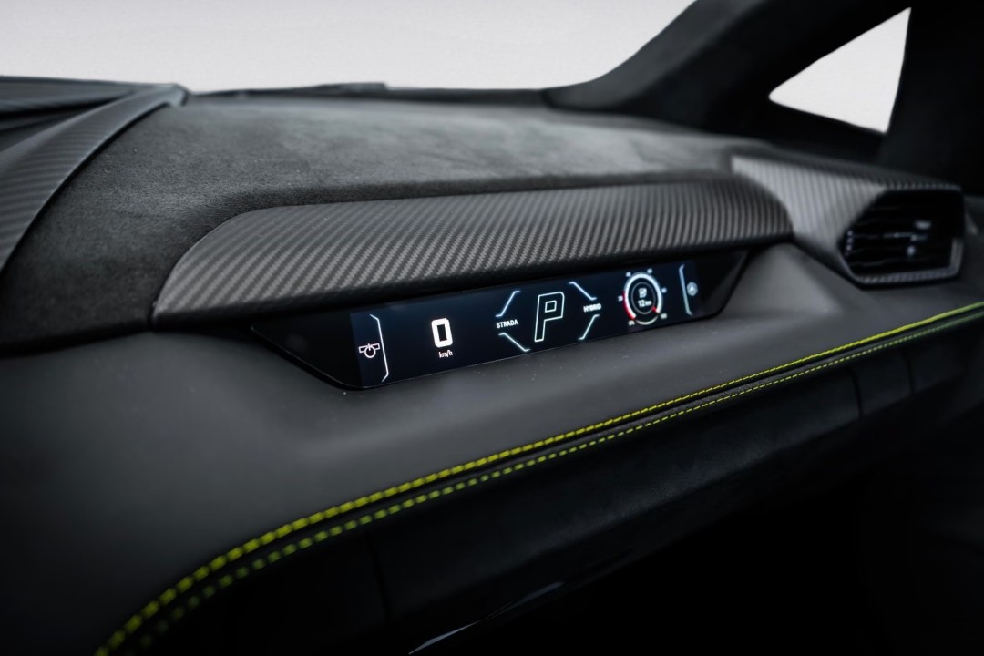 Lamborghini Revuelto - foto 13