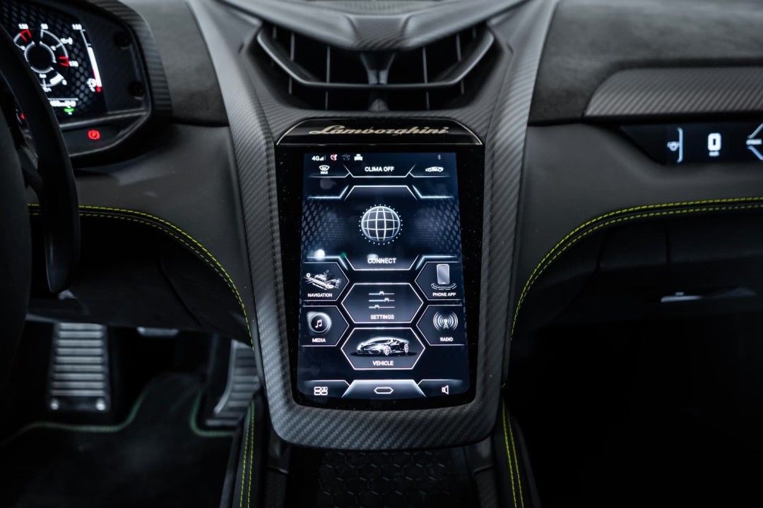 Lamborghini Revuelto - foto 14