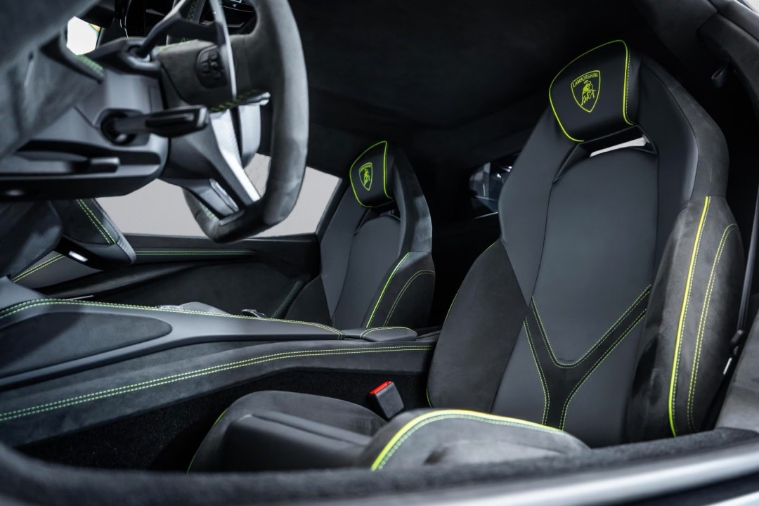 Lamborghini Revuelto - foto 8