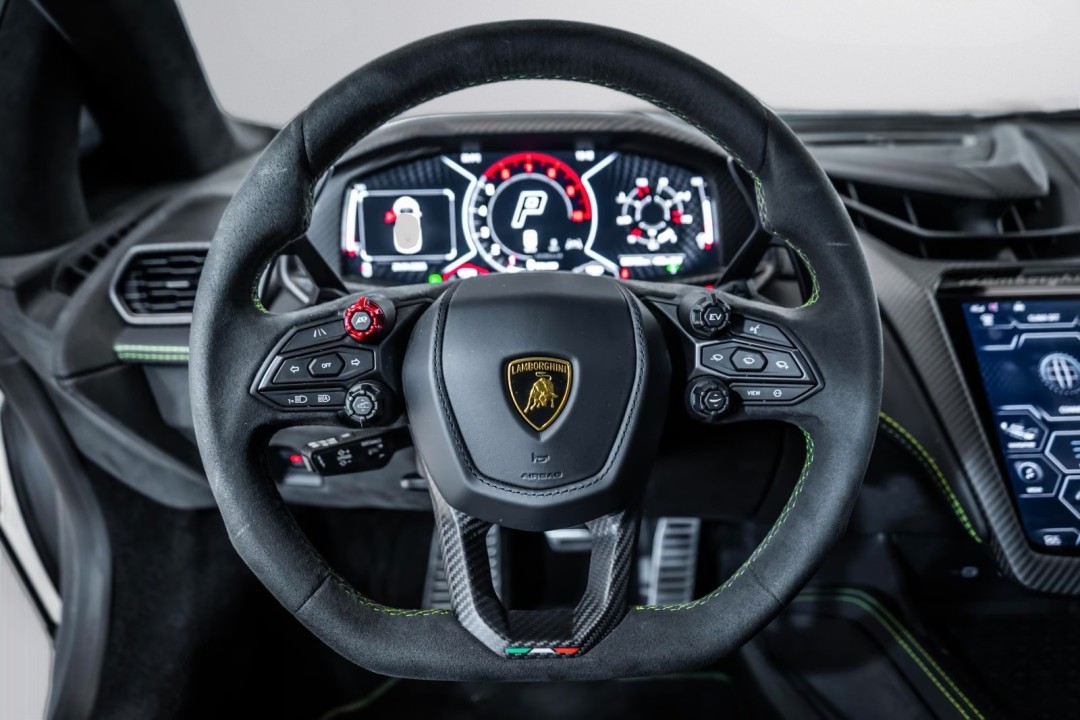 Lamborghini Revuelto - foto 11