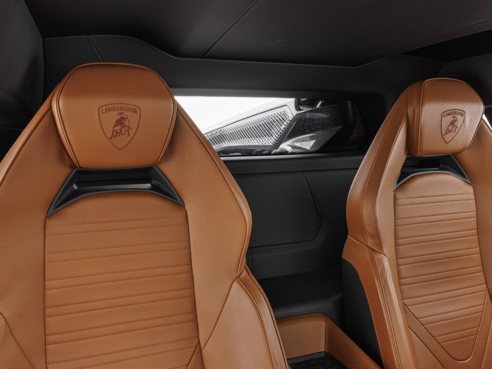 Lamborghini Revuelto - foto 16