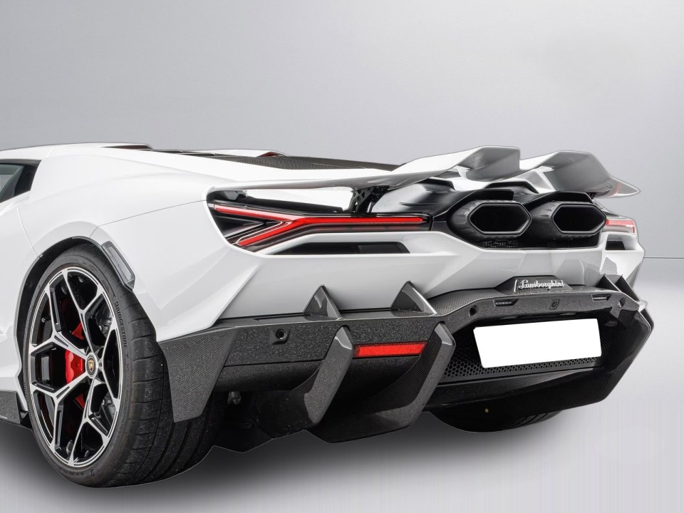 Lamborghini Revuelto - foto 24
