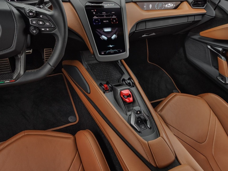 Lamborghini Revuelto - foto 17