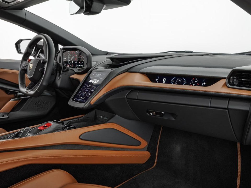 Lamborghini Revuelto - foto 12