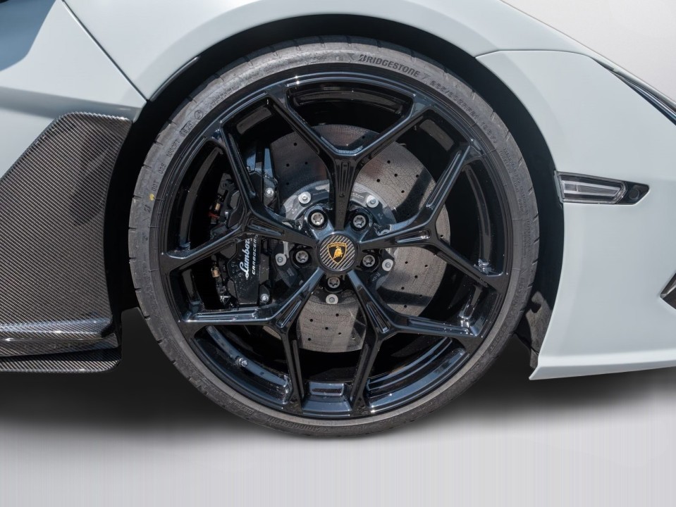 Lamborghini Revuelto - foto 44