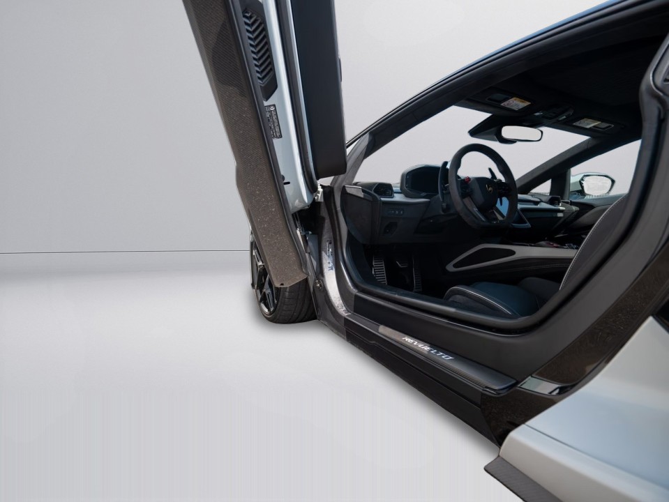 Lamborghini Revuelto - foto 10