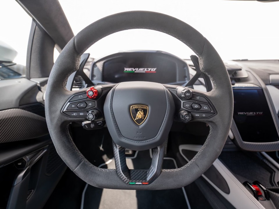 Lamborghini Revuelto - foto 20