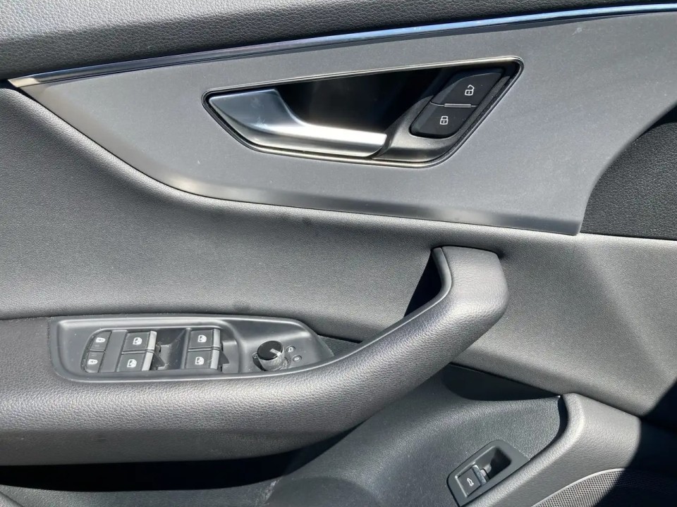 Audi Q8 55 TFSI quattro - foto 11