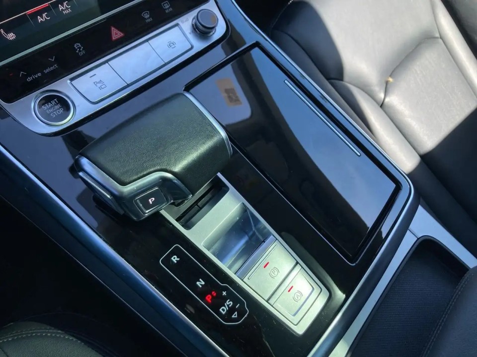 Audi Q8 55 TFSI quattro - foto 6