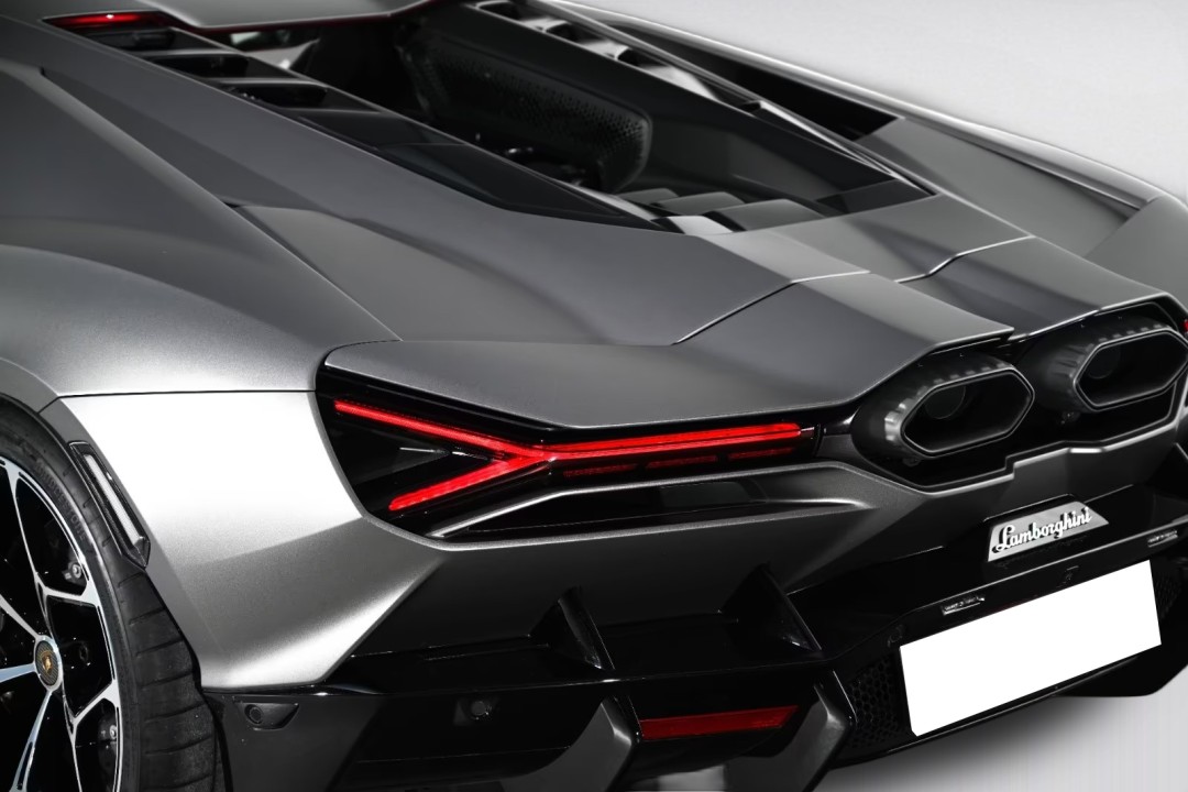 Lamborghini Revuelto - foto 26