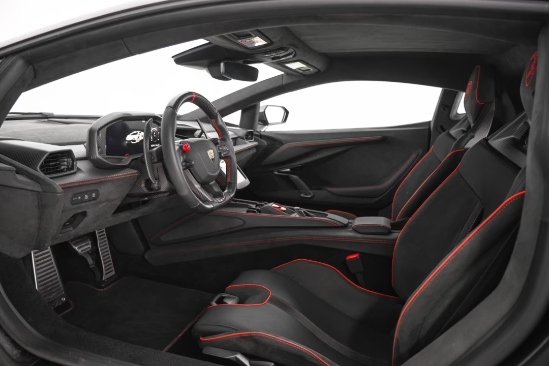 Lamborghini Revuelto - foto 8