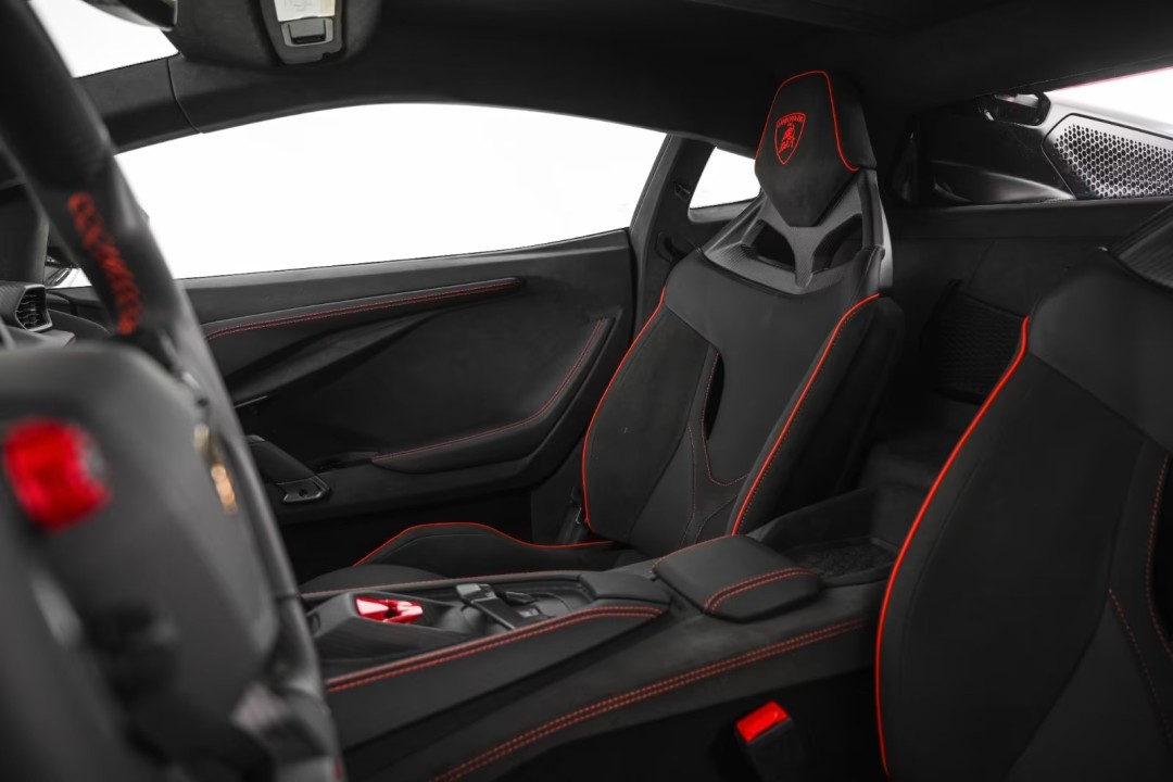 Lamborghini Revuelto - foto 13