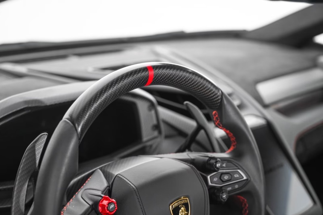 Lamborghini Revuelto - foto 11