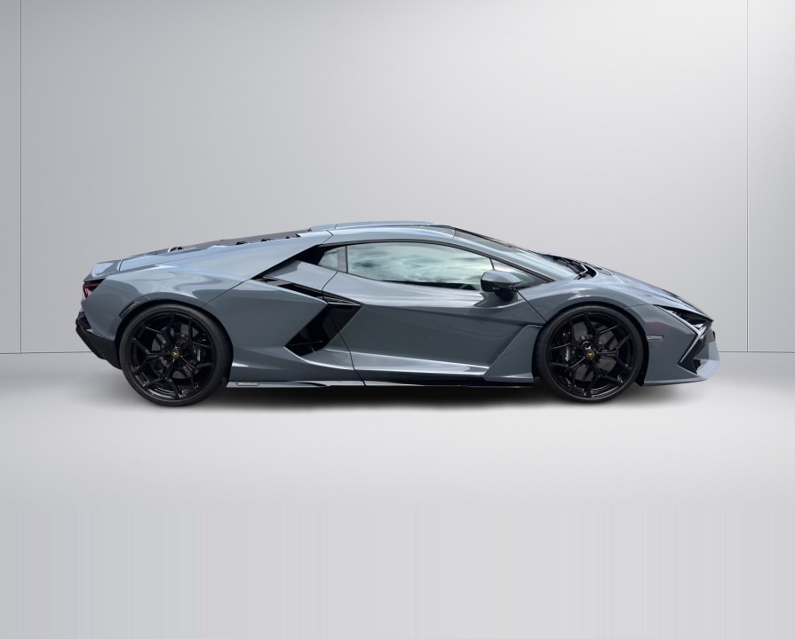 Lamborghini Revuelto (2)