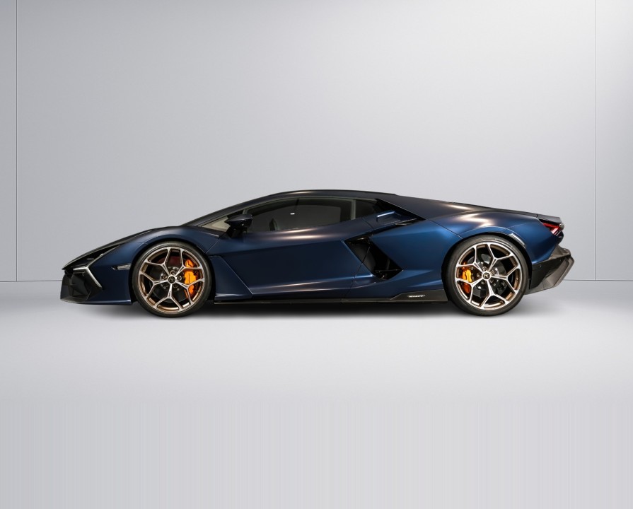 Lamborghini Revuelto (5)