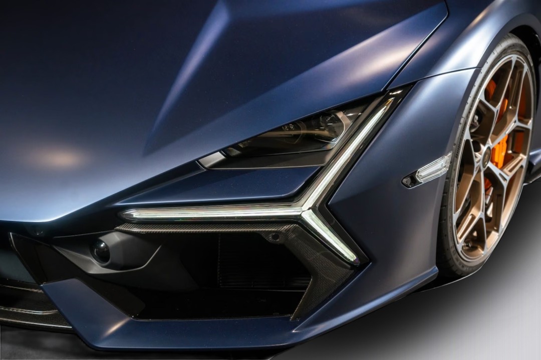 Lamborghini Revuelto - foto 12