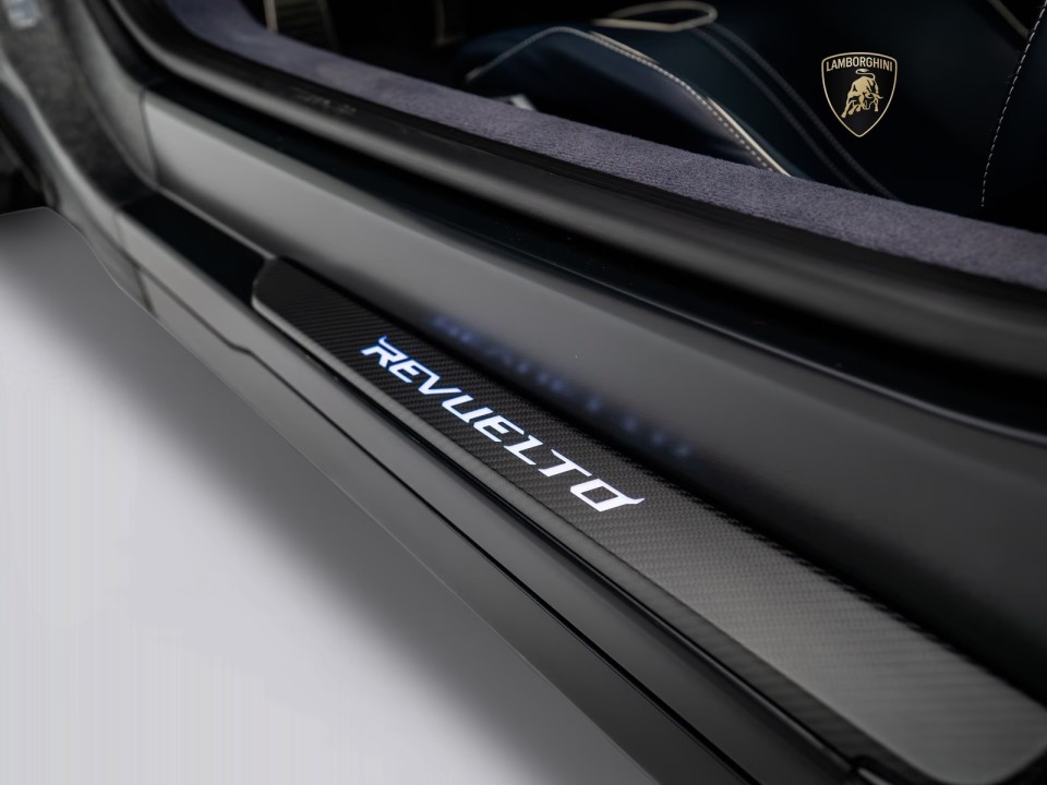 Lamborghini Revuelto - foto 21