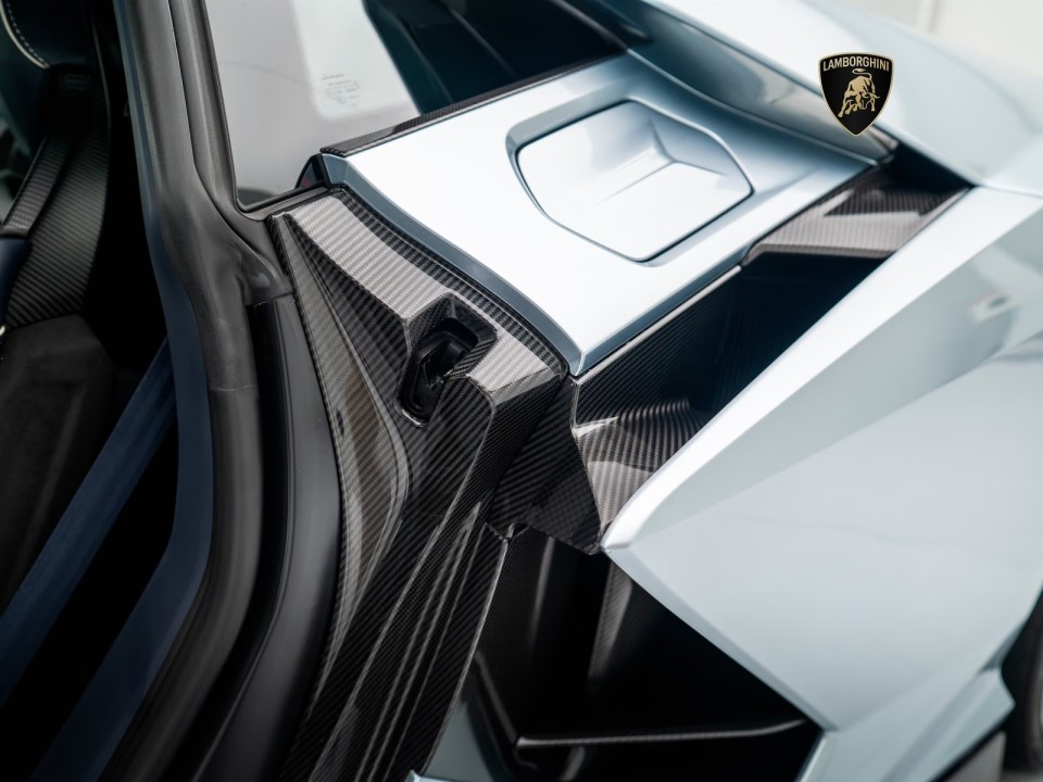 Lamborghini Revuelto - foto 20