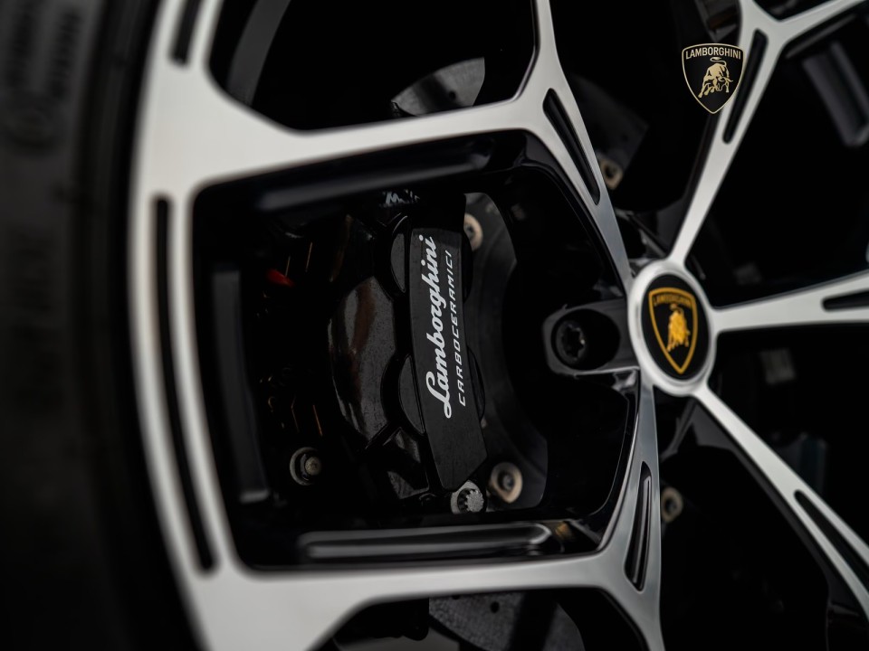 Lamborghini Revuelto - foto 30