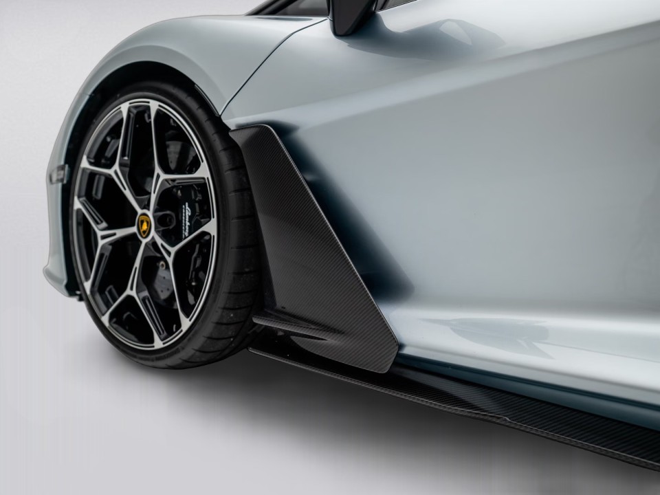 Lamborghini Revuelto - foto 28