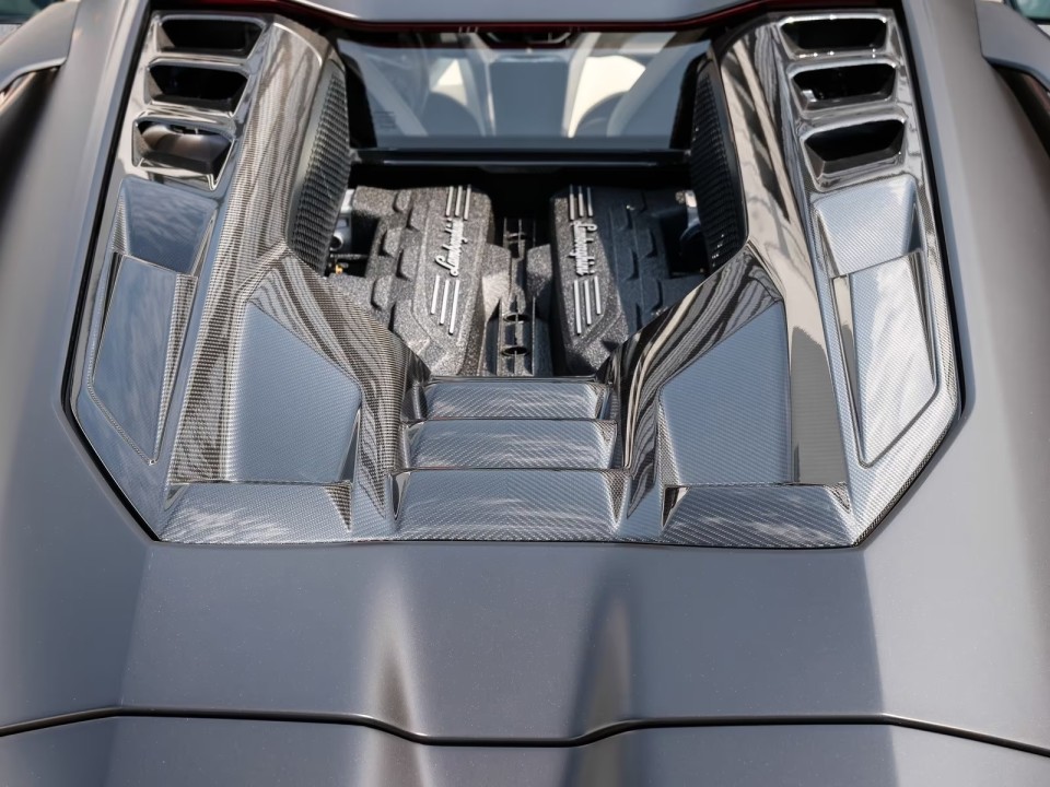 Lamborghini Revuelto - foto 28