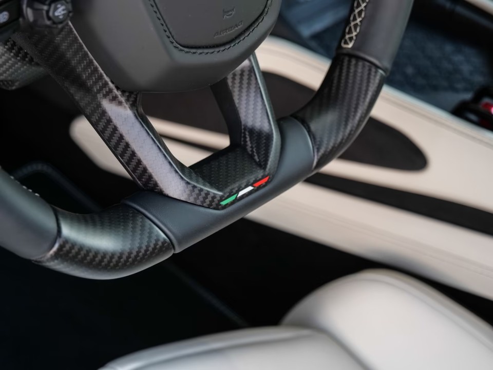 Lamborghini Revuelto - foto 11
