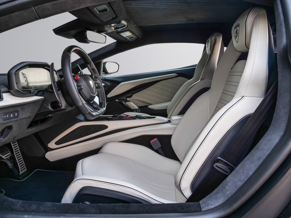 Lamborghini Revuelto - foto 8