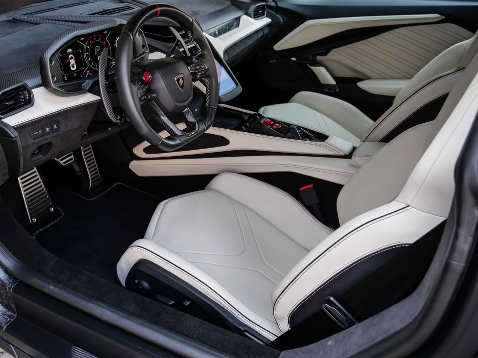 Lamborghini Revuelto - foto 7