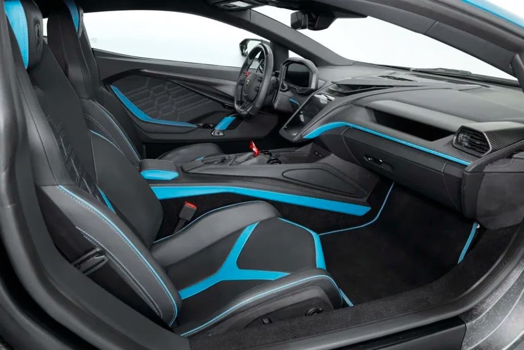 Lamborghini Revuelto (5)