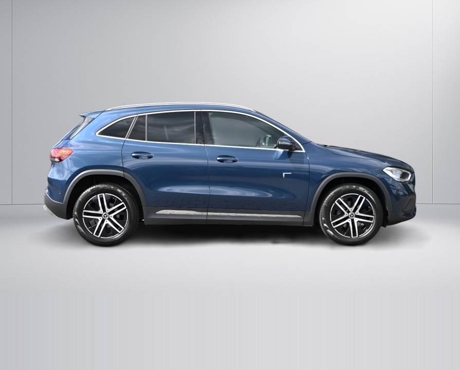 Mercedes-Benz GLA 200d 4MATIC (2)