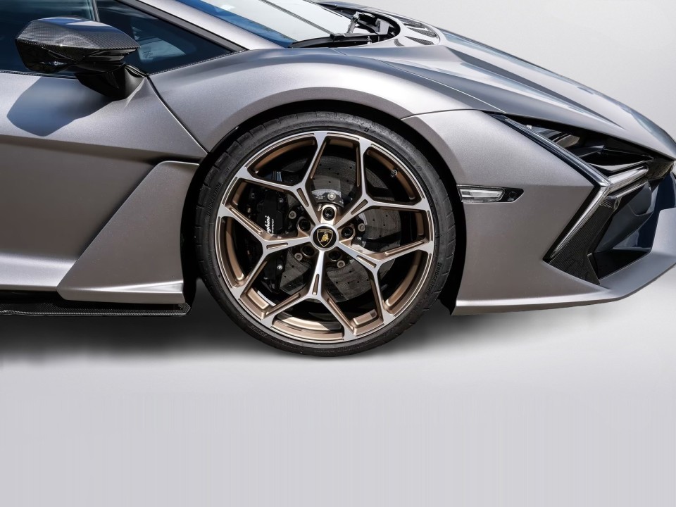 Lamborghini Revuelto - foto 29