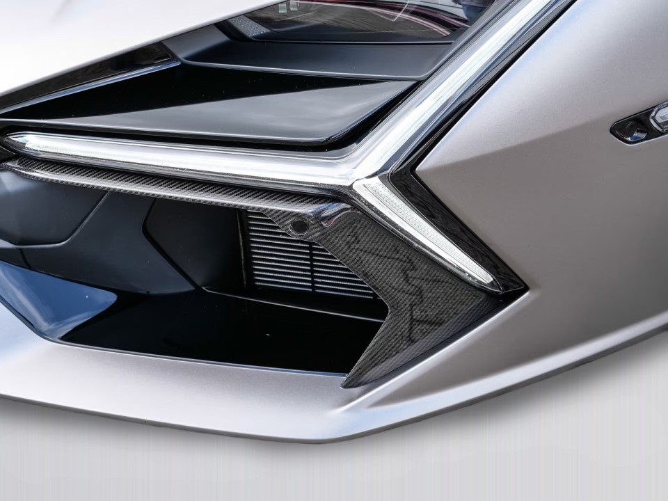 Lamborghini Revuelto - foto 24